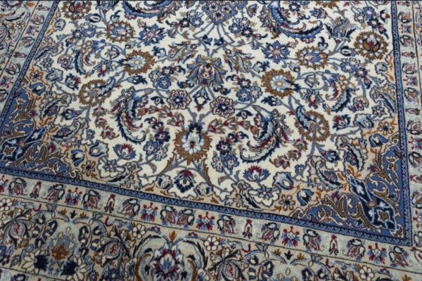 BEAUTIFUL HAND KNOTTED NAIN 9LA PERSIAN CARPET. - Image 7