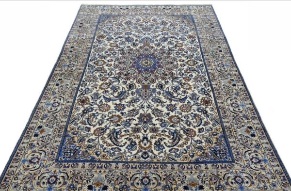 BEAUTIFUL HAND KNOTTED NAIN 9LA PERSIAN CARPET. - Image 12