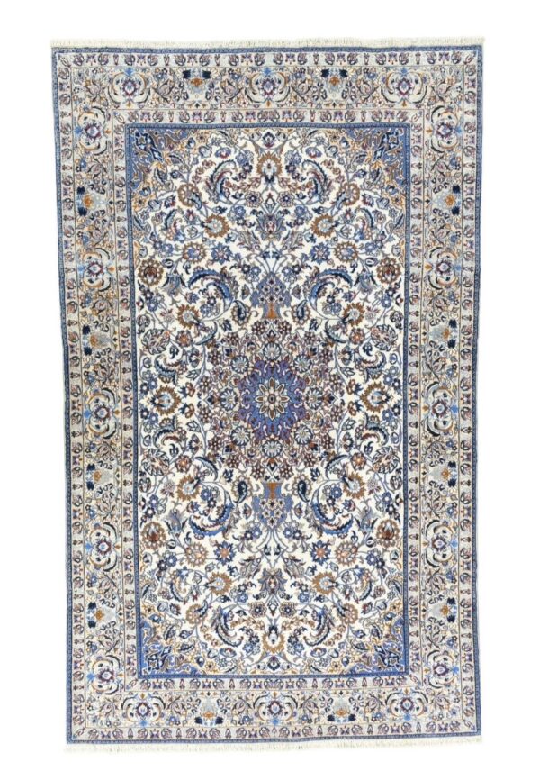 BEAUTIFUL HAND KNOTTED NAIN 9LA PERSIAN CARPET.