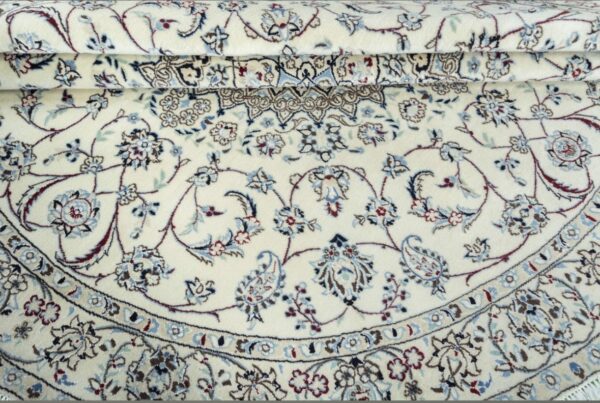 HAND KNOTTED ROUND NAIN9LA PERSIAN CARPET. - Image 5