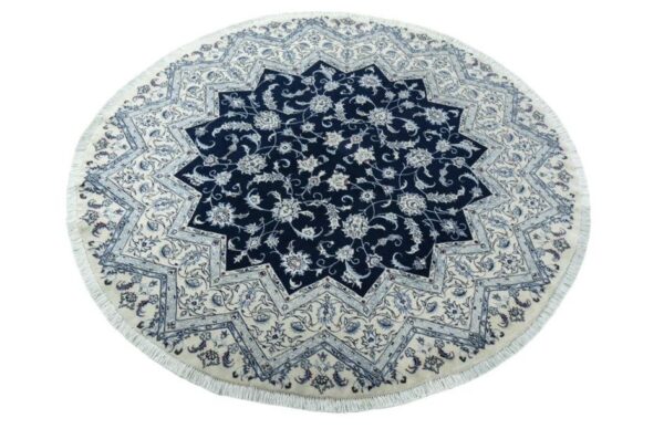 HAND KNOTTED NAIN 9LA ROUND PERSIAN CARPET.