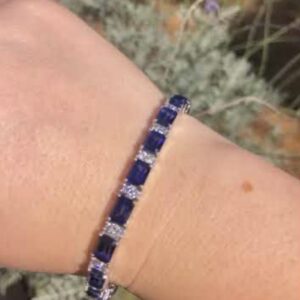 25.30 Carat Sapphire Bracelet with 2.10 Carats of Natural VS / D-F Diamonds. Stock # 0146